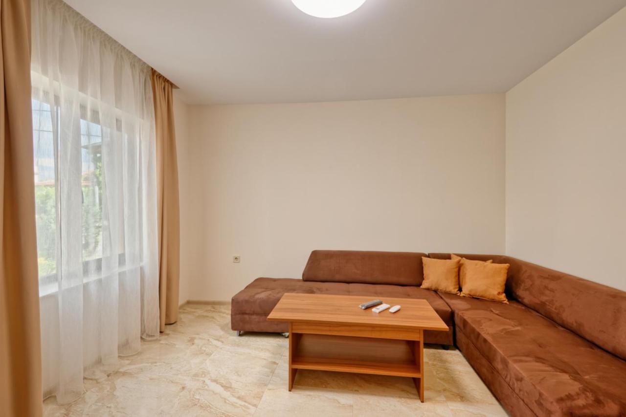 Къща За Гости Relax Hisarya Exterior photo