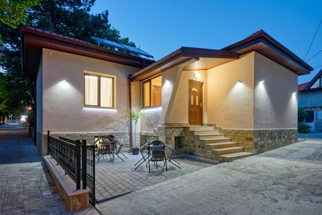 Къща За Гости Relax Hisarya Exterior photo